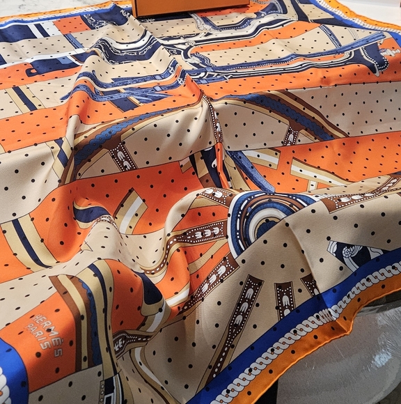 Hermès Silk La Berline Bayadere 90 Scarf - Picture 7 of 14